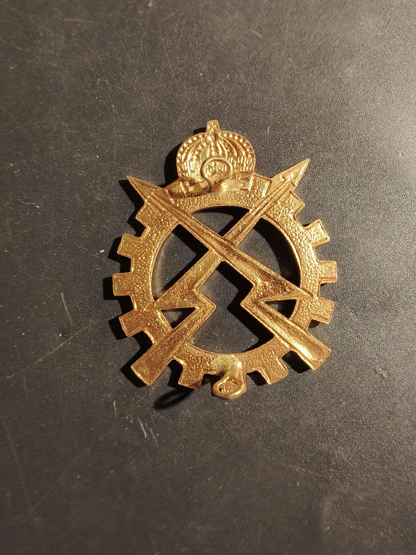 老王徽章第180期 比利时皇家电气与机械工程师贝雷帽徽