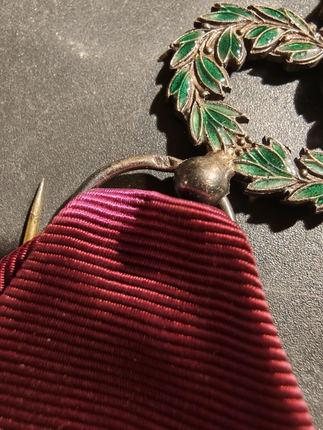 老王徽章第180期 法国骑士级公共利益学院勋章    原盒    带厂标