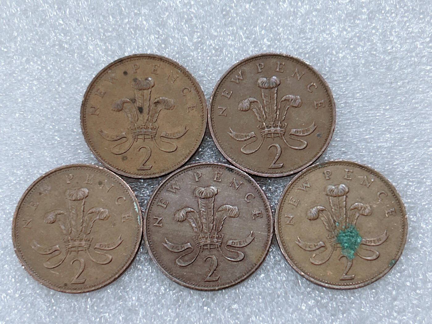 第一海外回流一元起拍收藏 散集专场  第299期 英国1979年2便士硬币 5枚