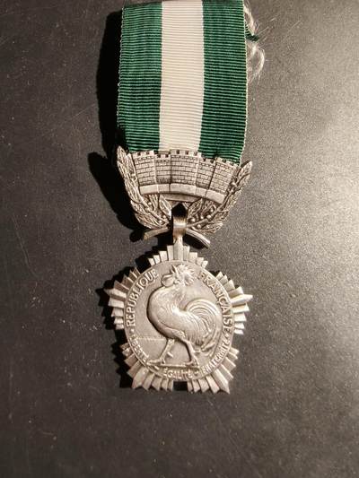 老王徽章第180期 - 法国银级地方嘉奖奖章