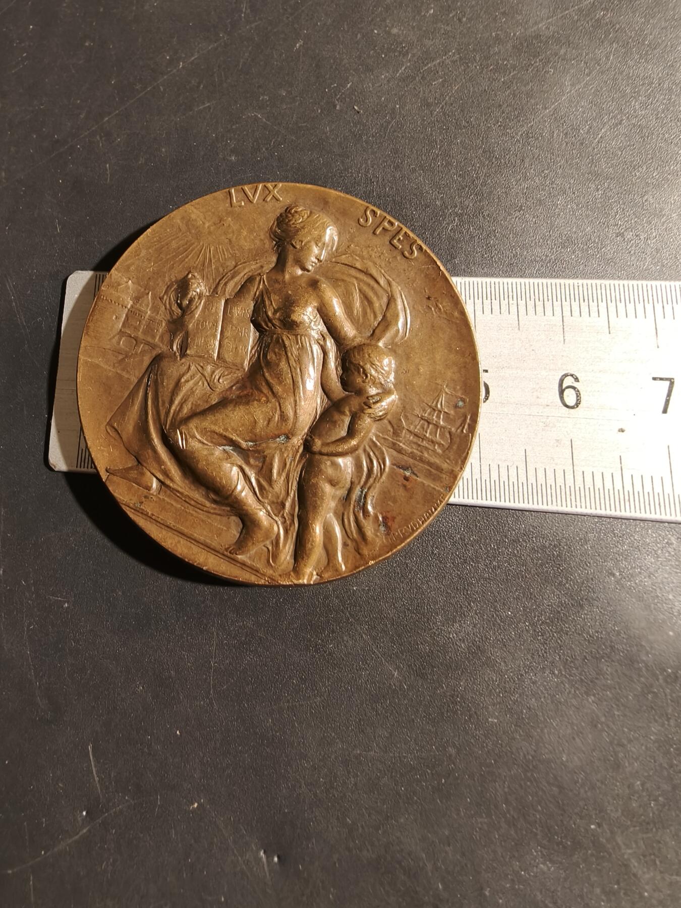 老王徽章第180期 法国1598-1898南特敕令300周年大铜章     直径50mm    重量65.7g