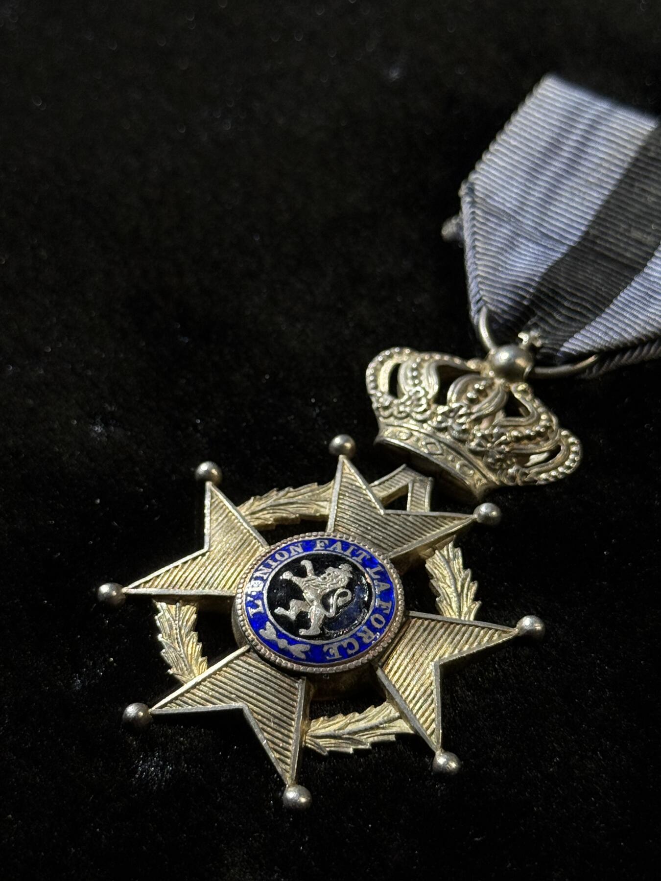 欢庆春节！戎马世界章牌大赏第111期春节大拍 比利时利奥波德二世勋章，早期单语版，银制