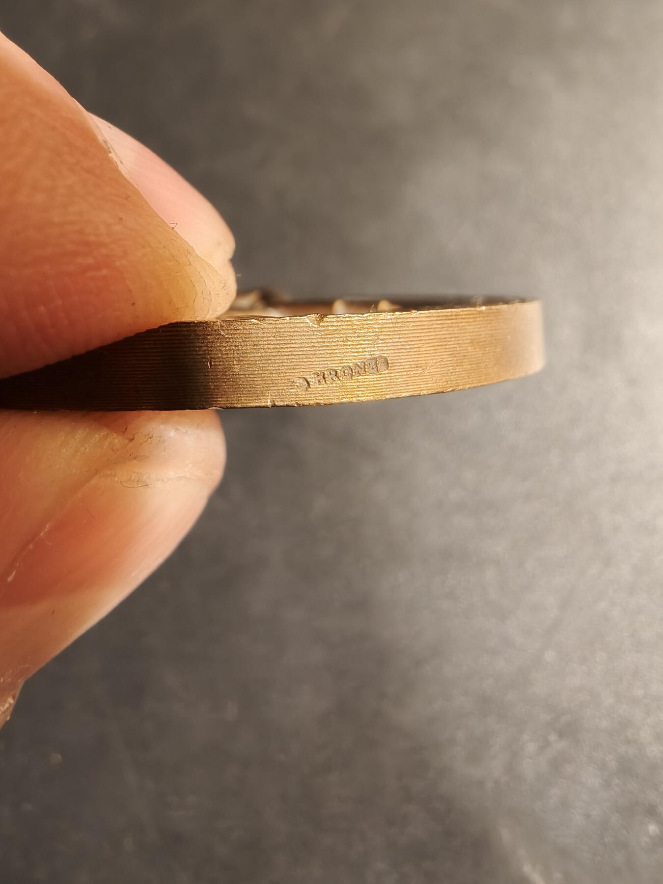 老王徽章第180期 法国吉伦特省手工艺行业协会大铜章     直径50mm    重量61g