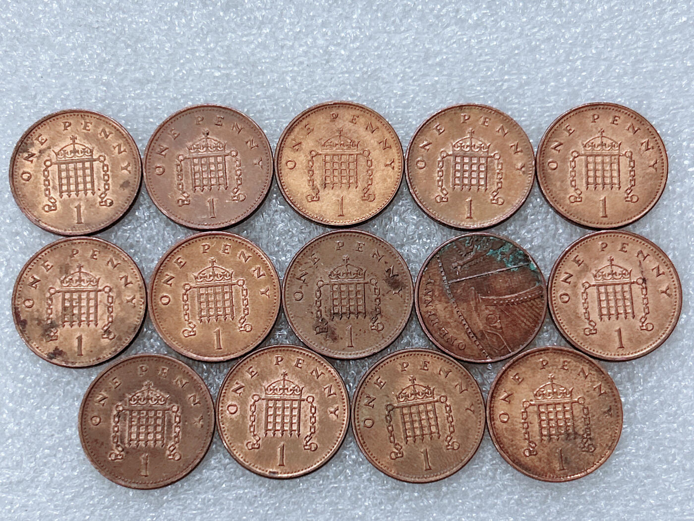 第一海外回流一元起拍收藏 散集专场  第299期 英国1便士硬币 14枚 老年女王版