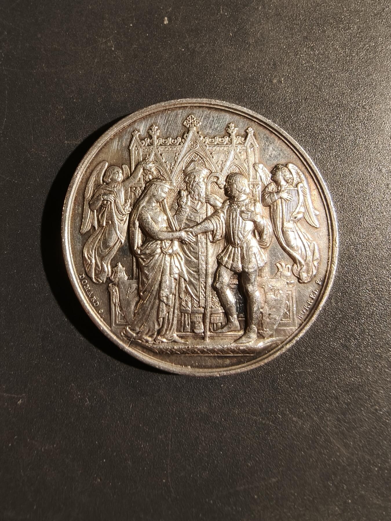 老王徽章第180期 法国结婚纪念银章     少见版本    原盒950银     直径36mm   重量24.3g