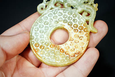 上海都达杂项专场四十七【全场包邮】  古玉龙凤玉璧90-67