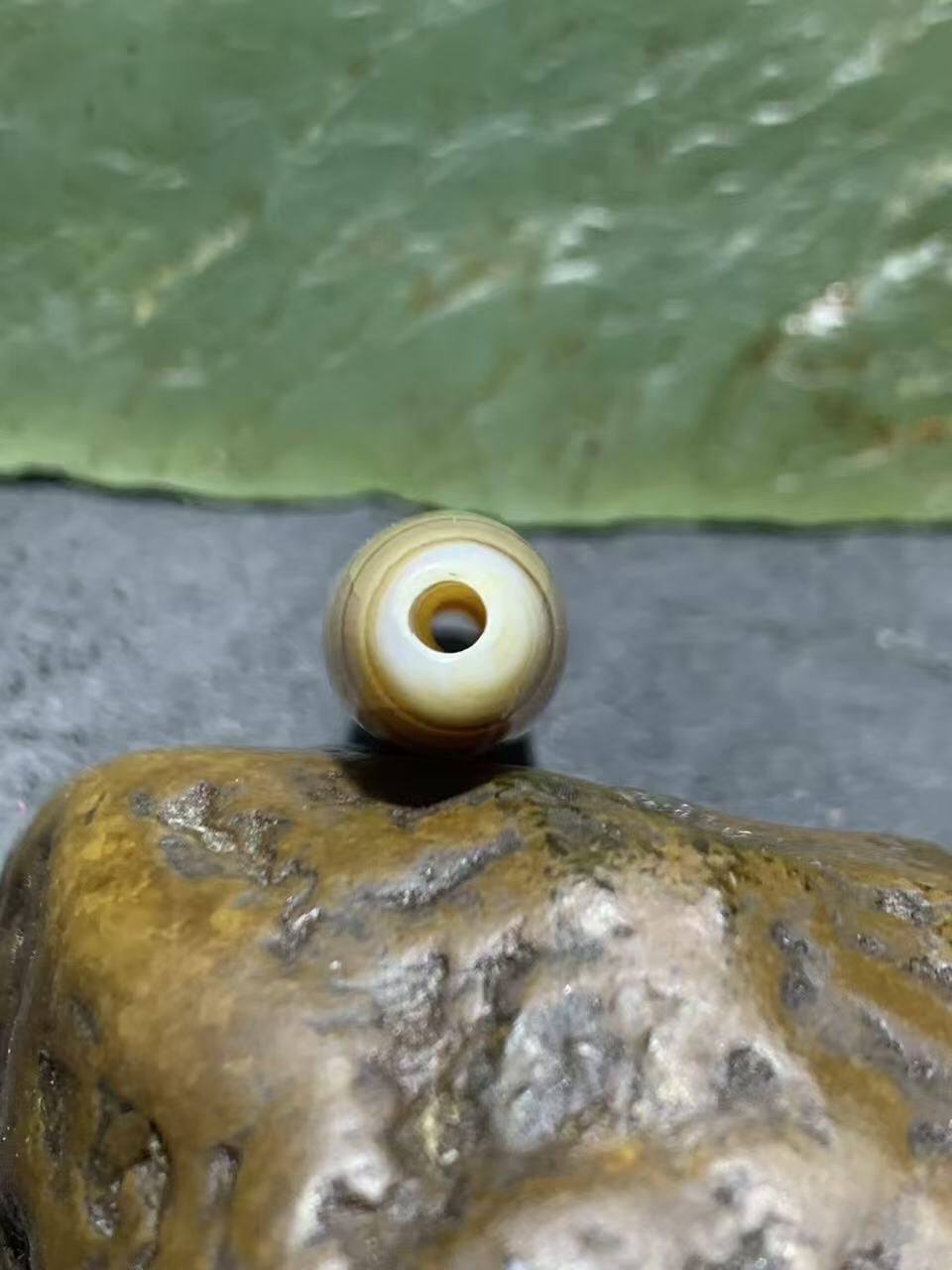 高玉化缠丝玛瑙随形通货桶珠一个