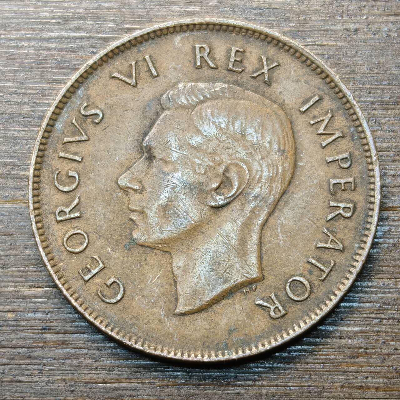 【铜匠收藏】★第146★散币专场 不寄存，30包邮。不满30元，支付5元运费。《接受代拍 代送NGC评级》 3【无寄存】英属南非 乔治六世 1945年 1便士 青铜币