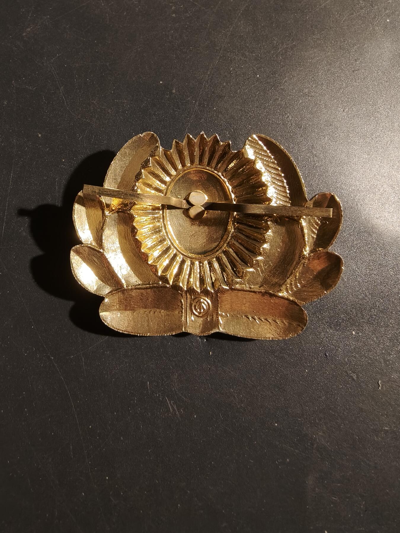 老王徽章第180期 苏联警察礼服大檐帽帽徽