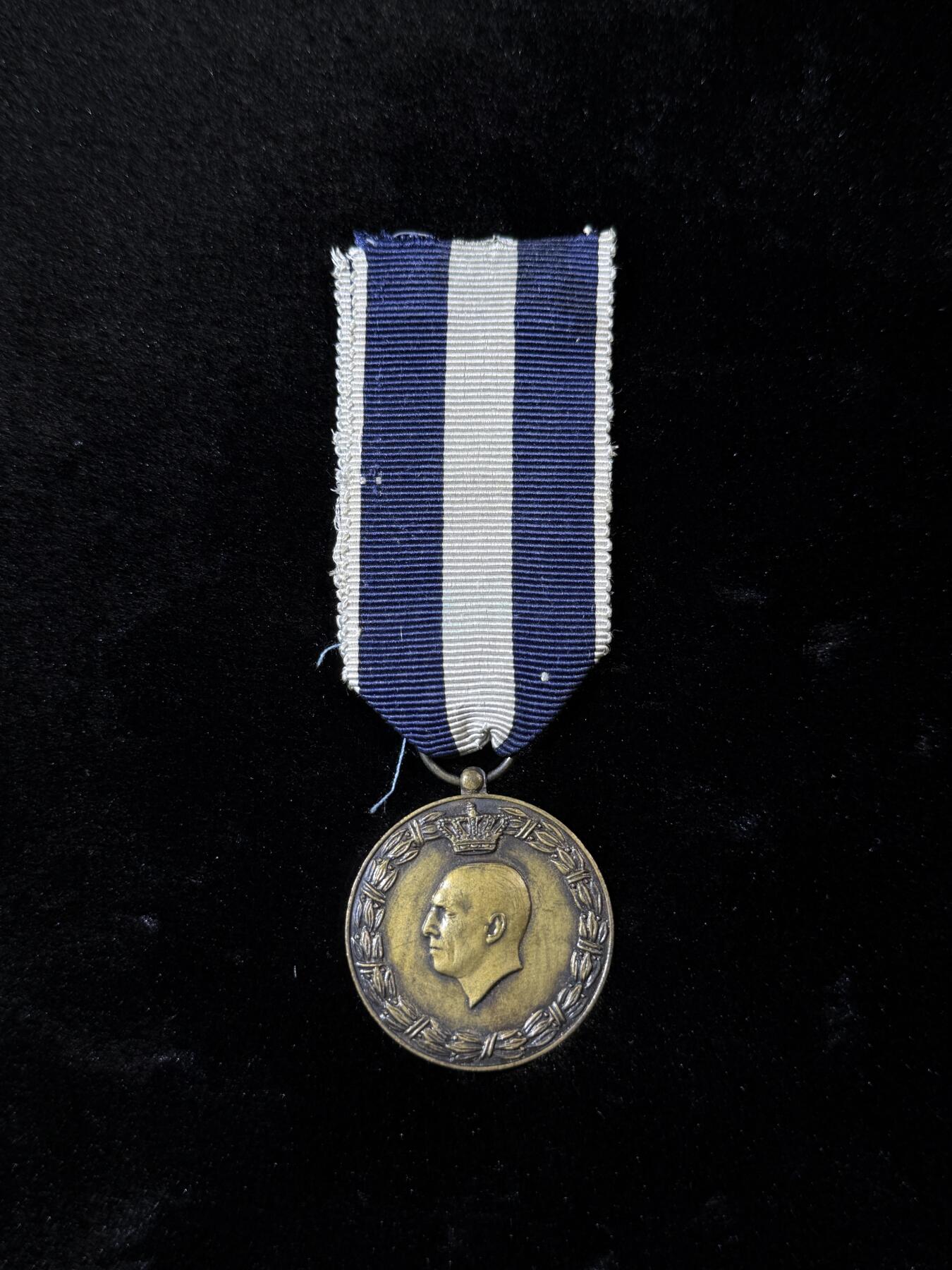 欢庆春节！戎马世界章牌大赏第111期春节大拍 希腊二战战争奖章