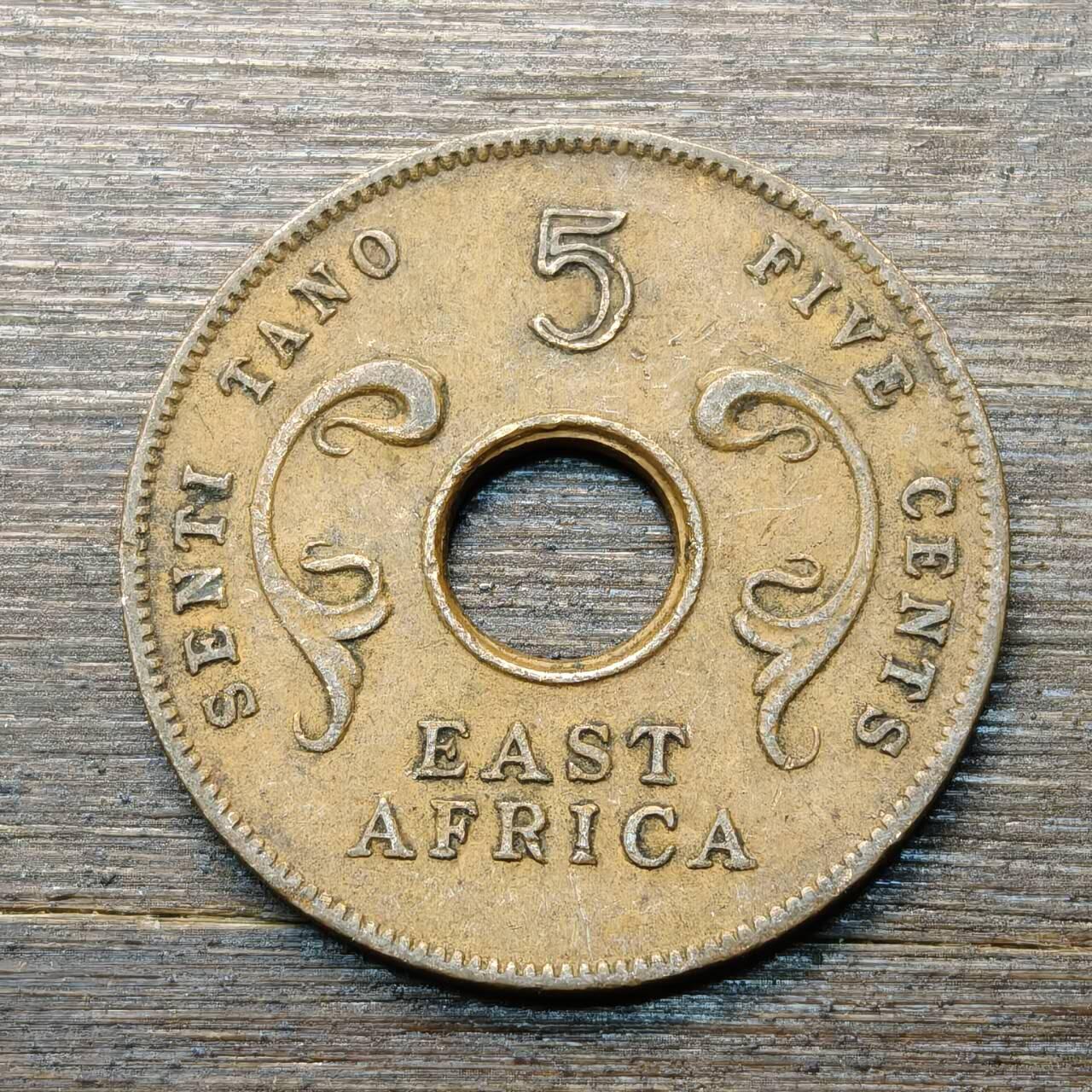 【本场4.12号发货】★第145★散币专场 不寄存，30包邮。不满30元，支付5元运费。《接受代拍 代送NGC评级》 96【无寄存】英属东非 1964年 5分铜币