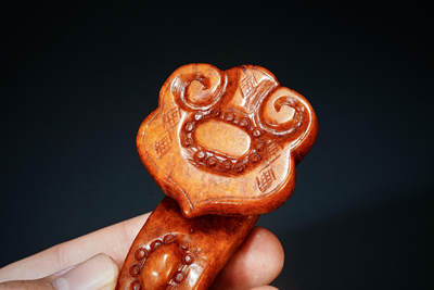 上海都达杂项专场四十七【全场包邮】  古玉玉如意手把件90-60