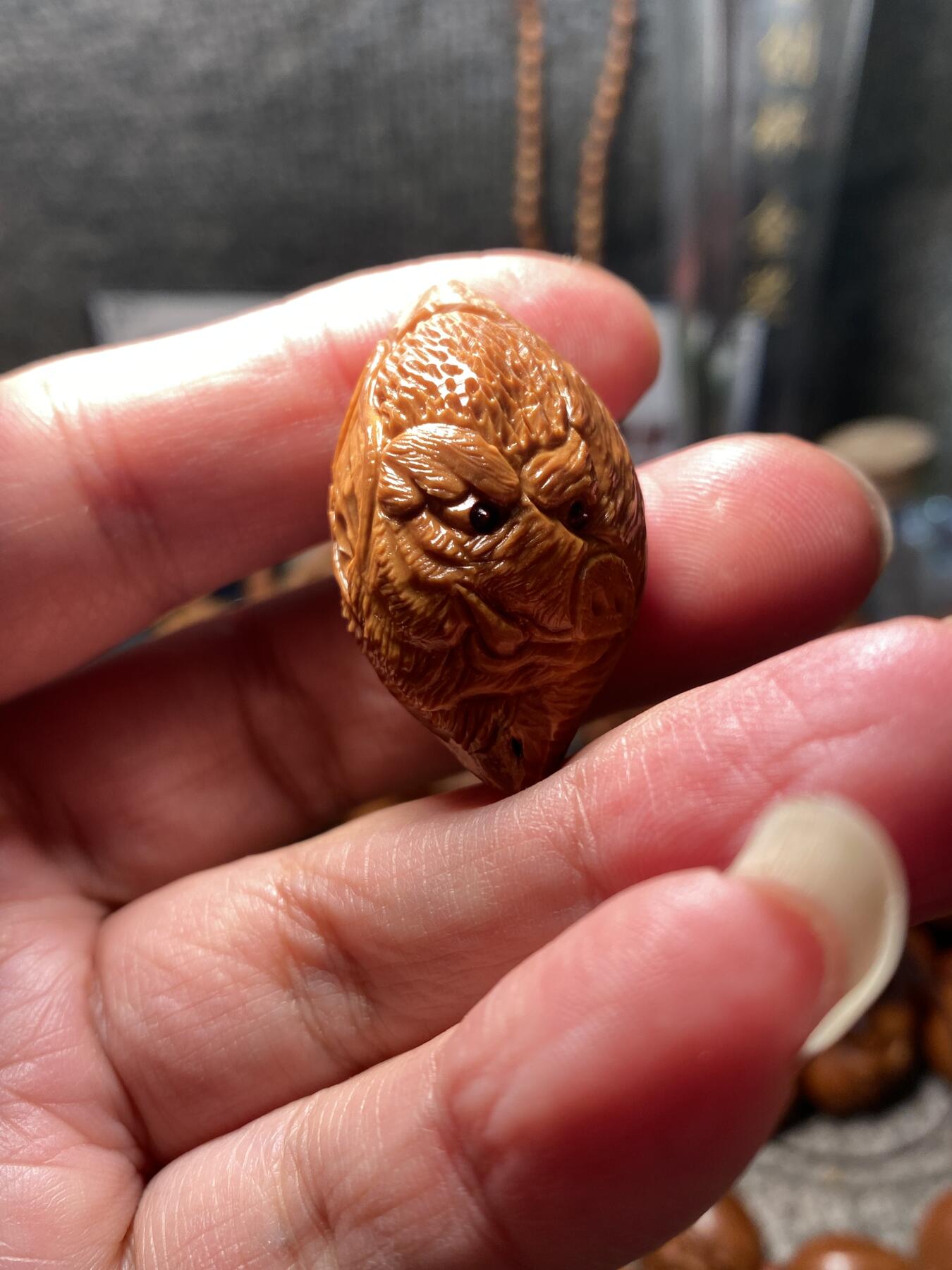 核舟记发源地苏州舟山核雕年末放漏 福利苏工核雕，纯手工雕刻,天篷元帅，个性十足，等待有缘人，市场无同款，尺寸2。3x4.0喜欢的来