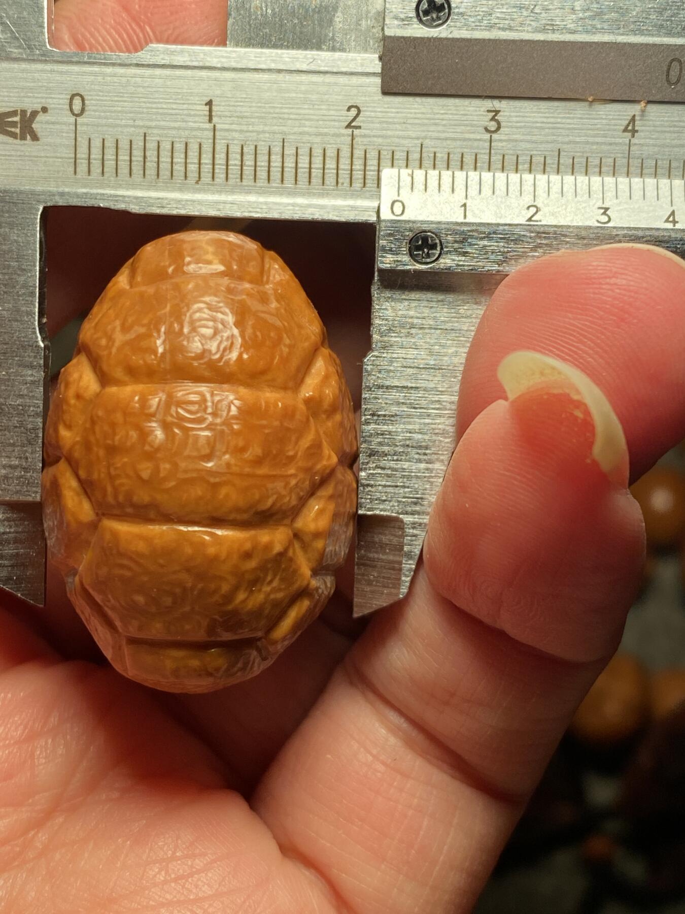 核舟记发源地苏州舟山核雕年末放漏 福利苏工核雕，纯手工雕刻,大富甲，个性十足，等待有缘人，市场无同款，尺寸2。35x3.4喜欢的来