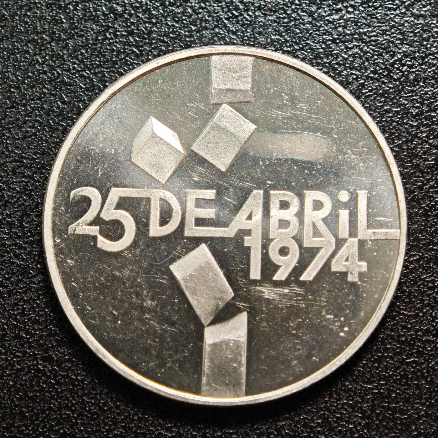 【德藏】世界币章拍卖第164期（拍品征集中~欢迎藏友联系） 1976年 葡萄牙革命25周年100埃斯库多纪念银币 直径约：31.9mm；重约：14.8g