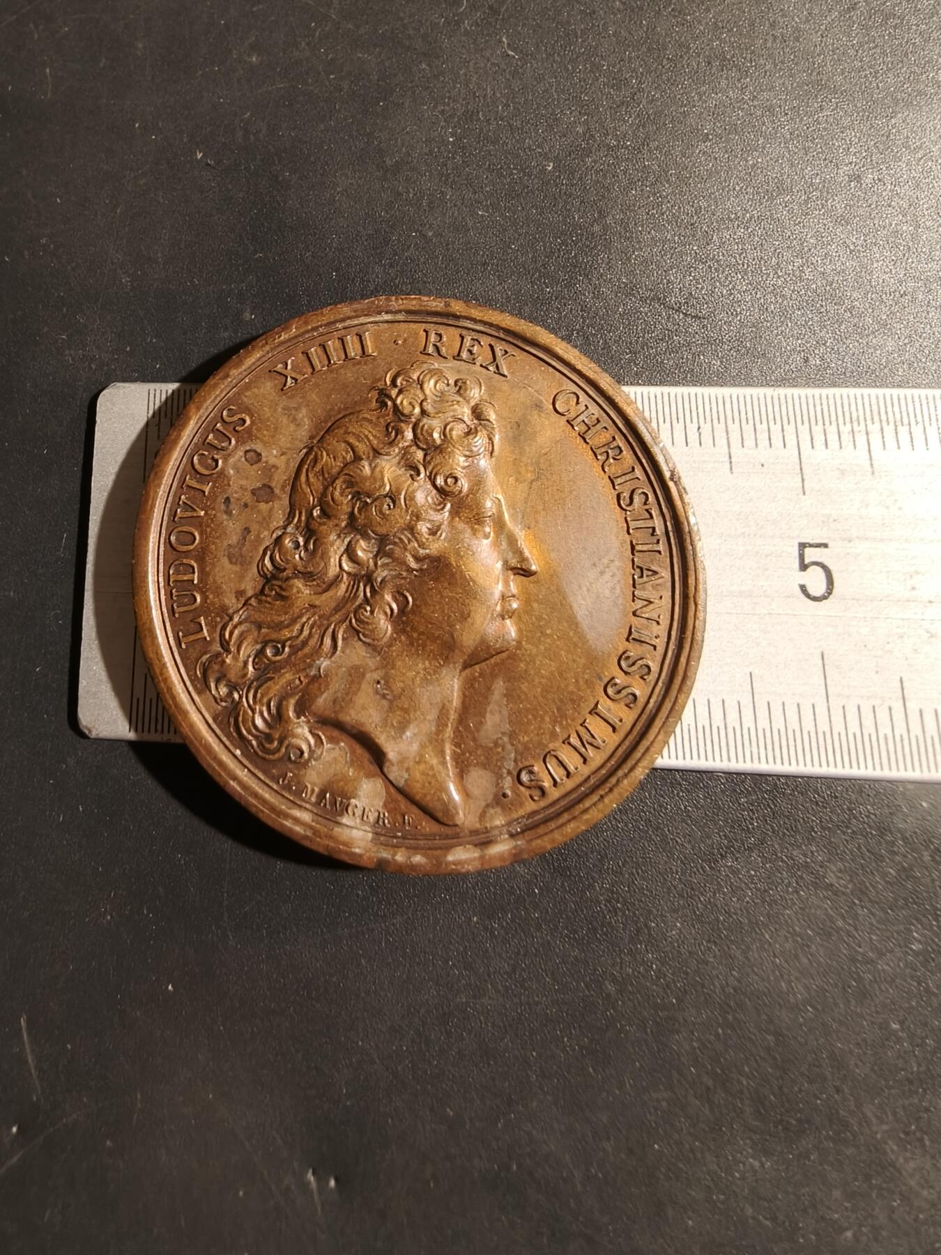 老王徽章第180期 法国路易十四1670年征服洛林大铜章      直径41mm     重量32.4g