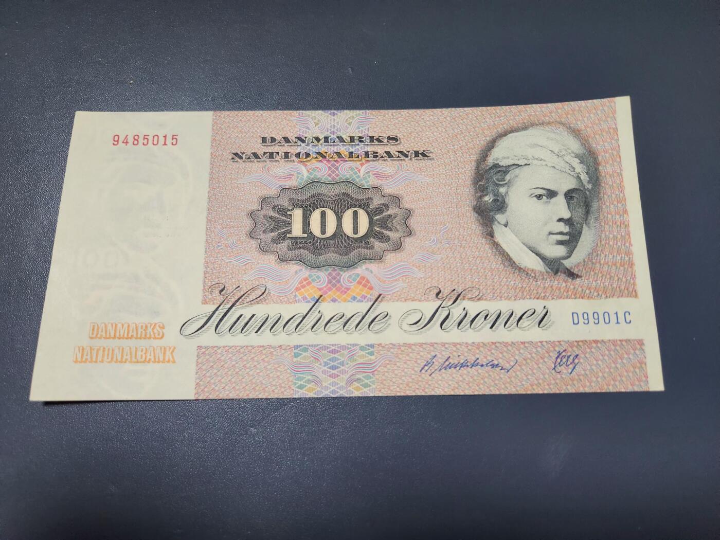 2月6号晚上8点 外国纸币自动截拍第19场 丹麦100几乎全新