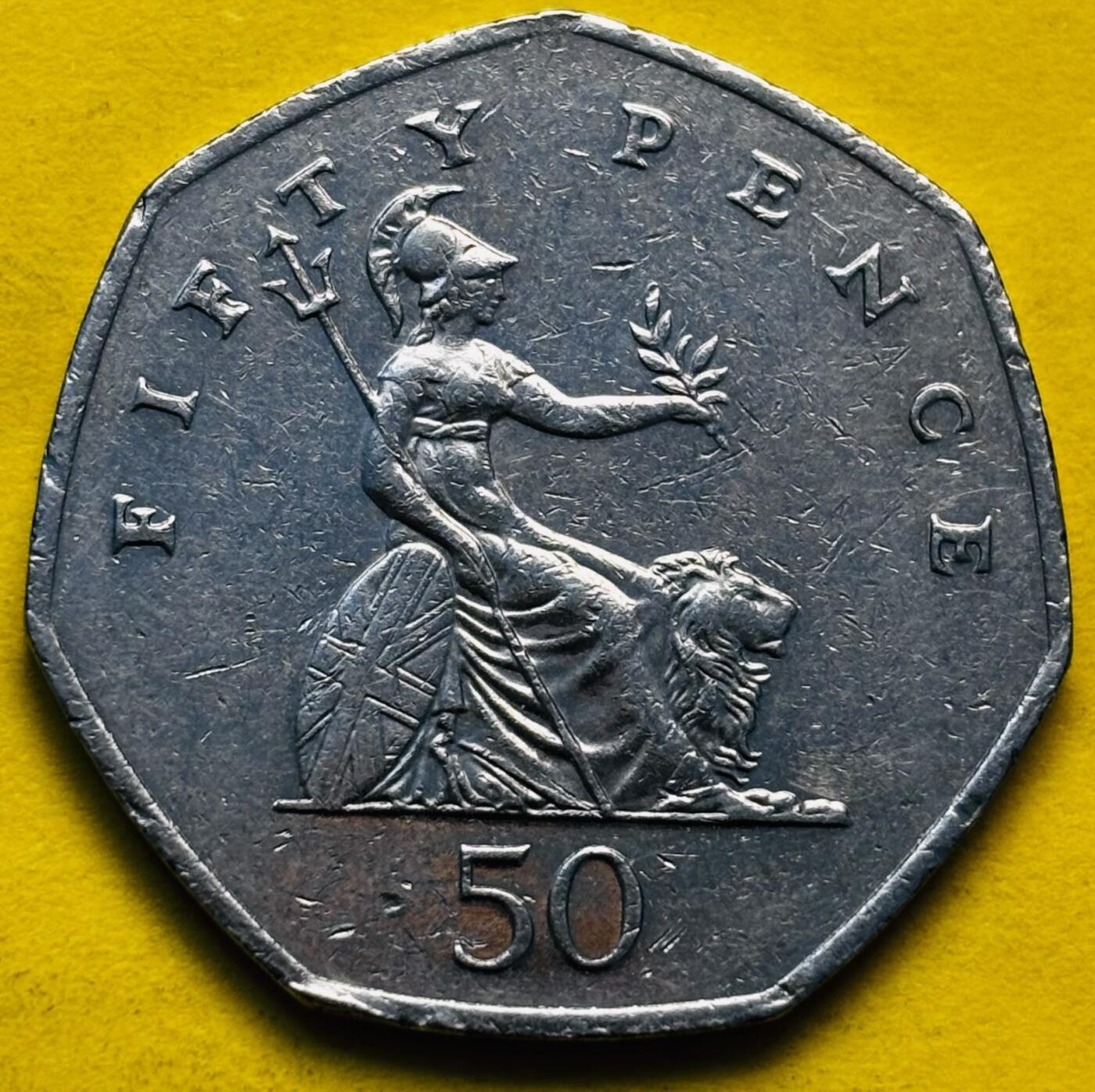 文馨钱币收藏第 293 场，春节前最后一期全部发出，将不予寄存，请悉知 好品 2001 年英国 50 便士