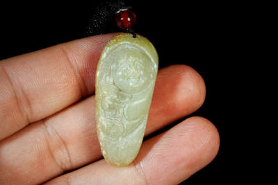 上海都达杂项专场四十七【全场包邮】  天然和田玉精雕《欢喜弥勒》挂件90-92