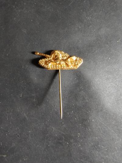 老王徽章第180期 - 英国坦克针插