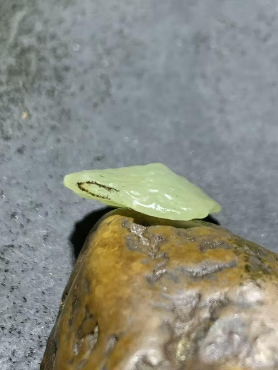 新疆戈壁料风化纹和田玉青白玉小原石一颗