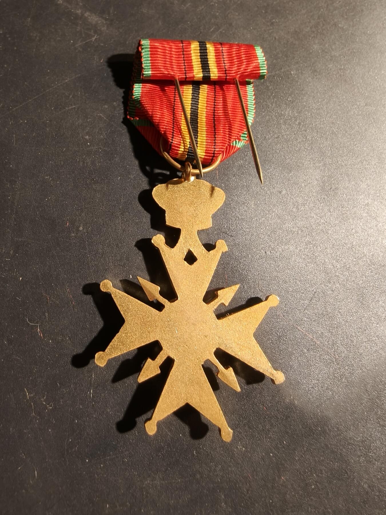 老王徽章第180期 比利时二战国家战斗人员联盟奖章
