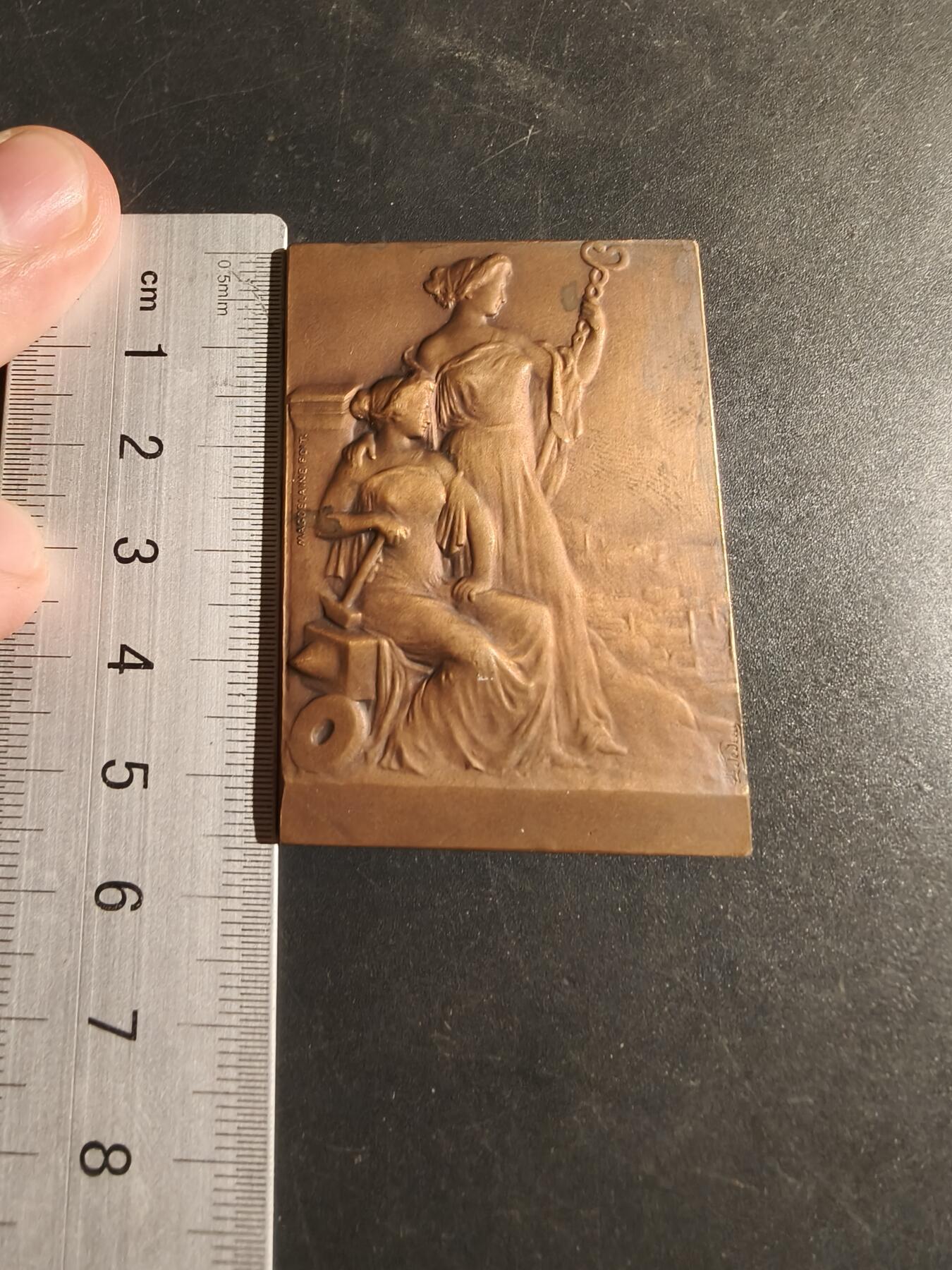 老王徽章第180期 巴黎博览会方形大铜章     尺寸39×55mm    重量54.5g