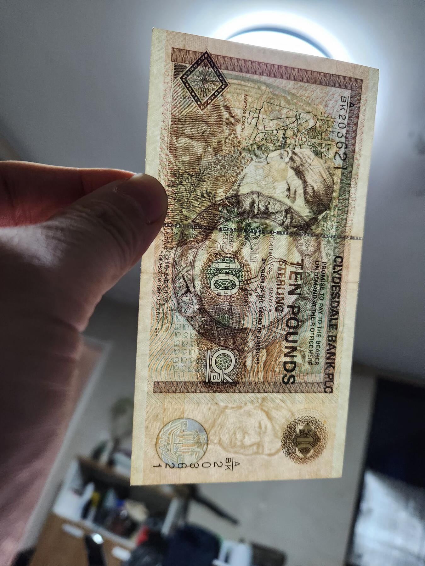 2月4号晚上8点 外国纸币自动截拍第17场  苏格兰克劳德斯代尔银行1999年10镑纪念钞 初版 极美品