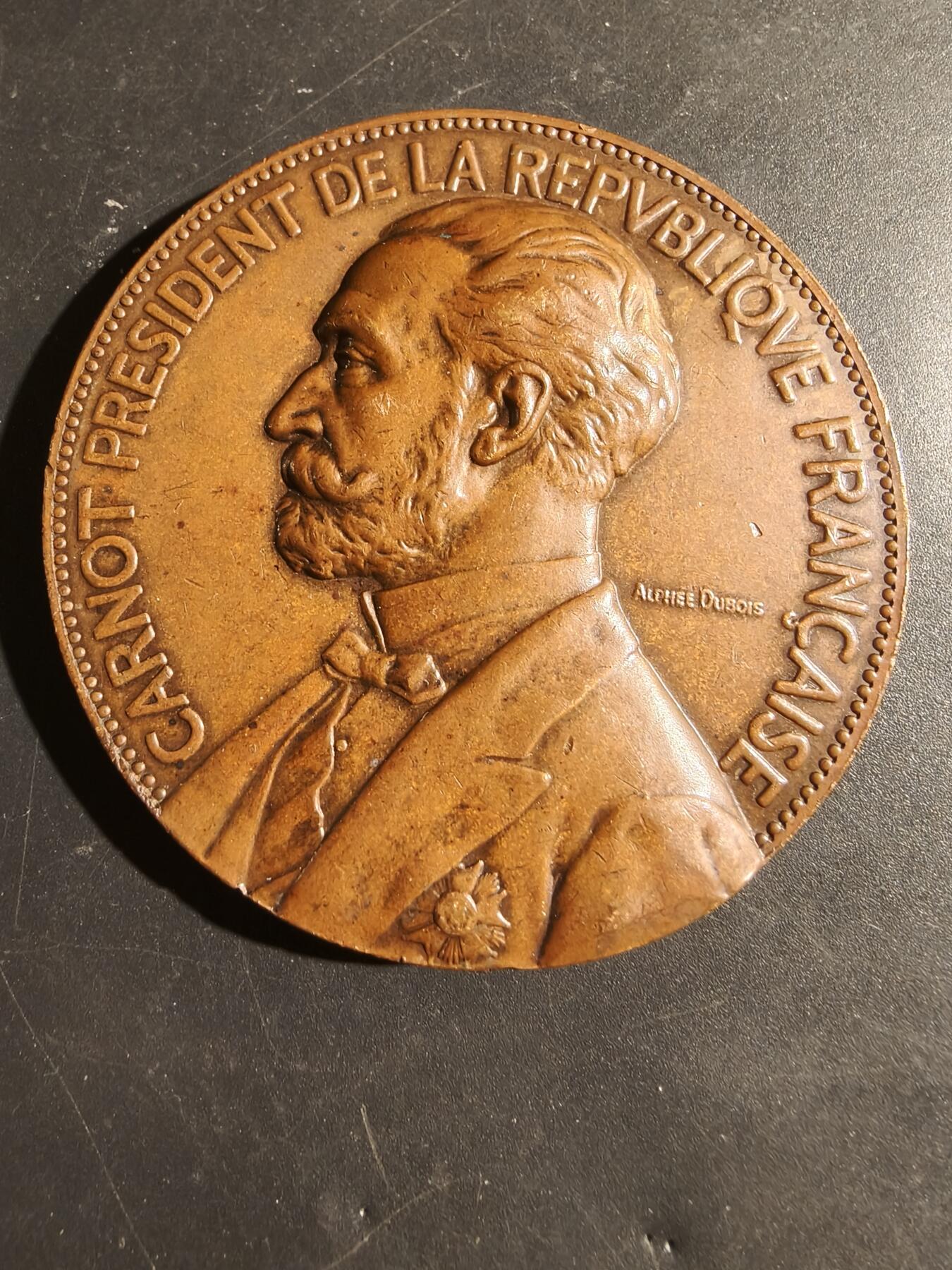 老王徽章第180期 法国卡尔诺就职总统大铜章    原盒    阿尔菲杜布瓦作品    直径68mm    重量158g