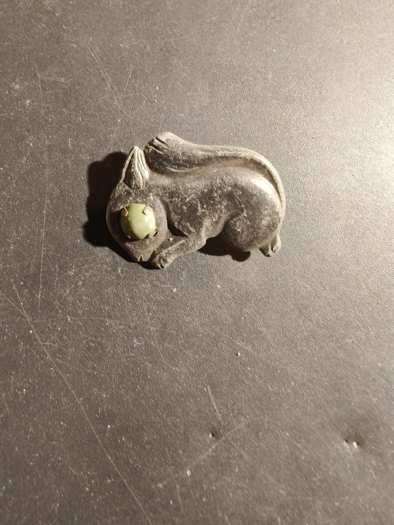 老王徽章第180期 德三冬季救济工厂证章