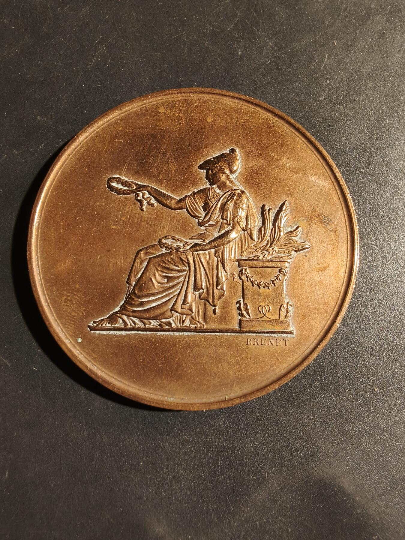 老王徽章第180期 法国教育联盟大铜章    原盒     直径58mm    重量94.6g