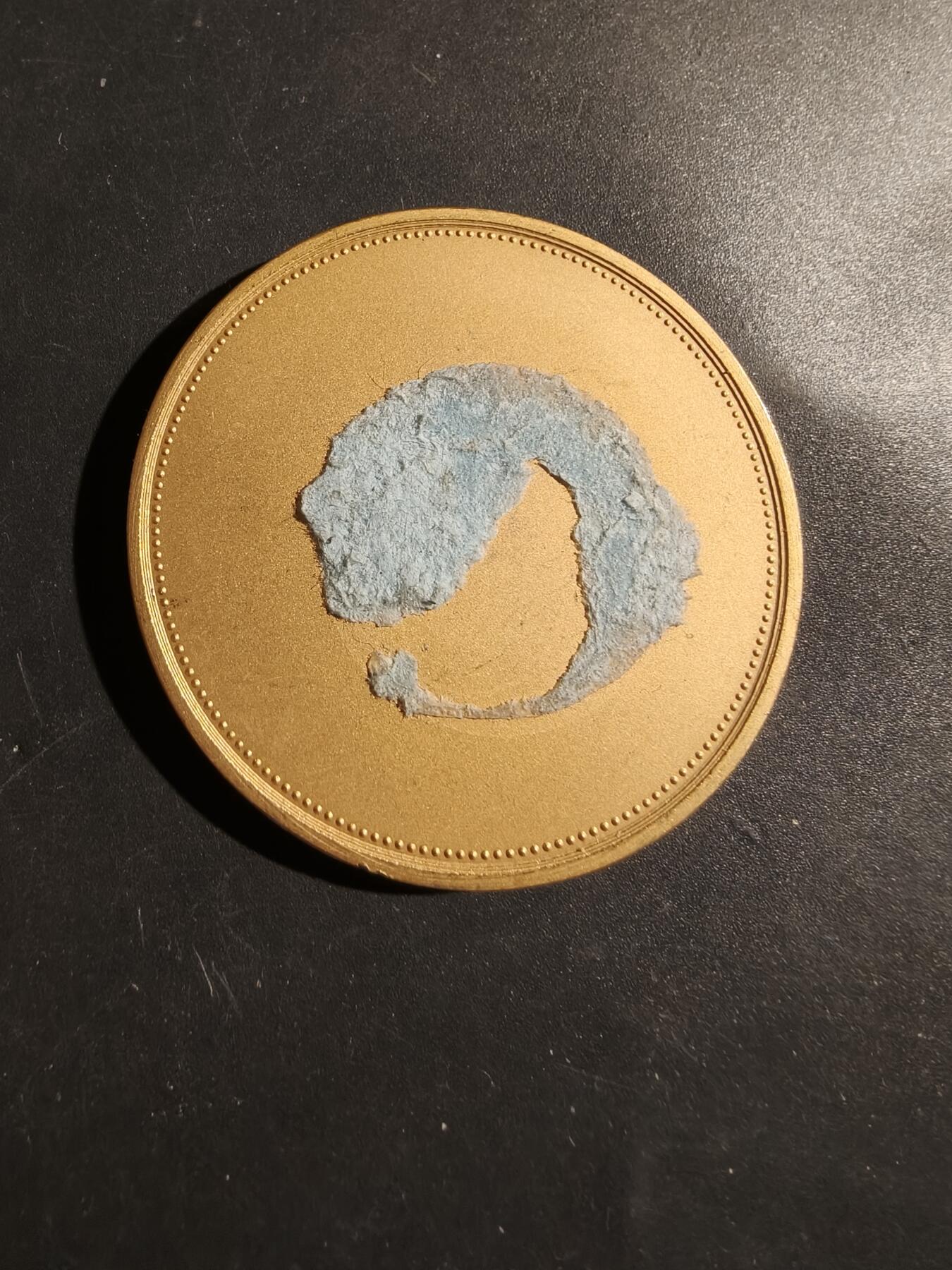 老王徽章第180期 意大利斗兽场镀金纪念章     直径50mm    重量47.2g