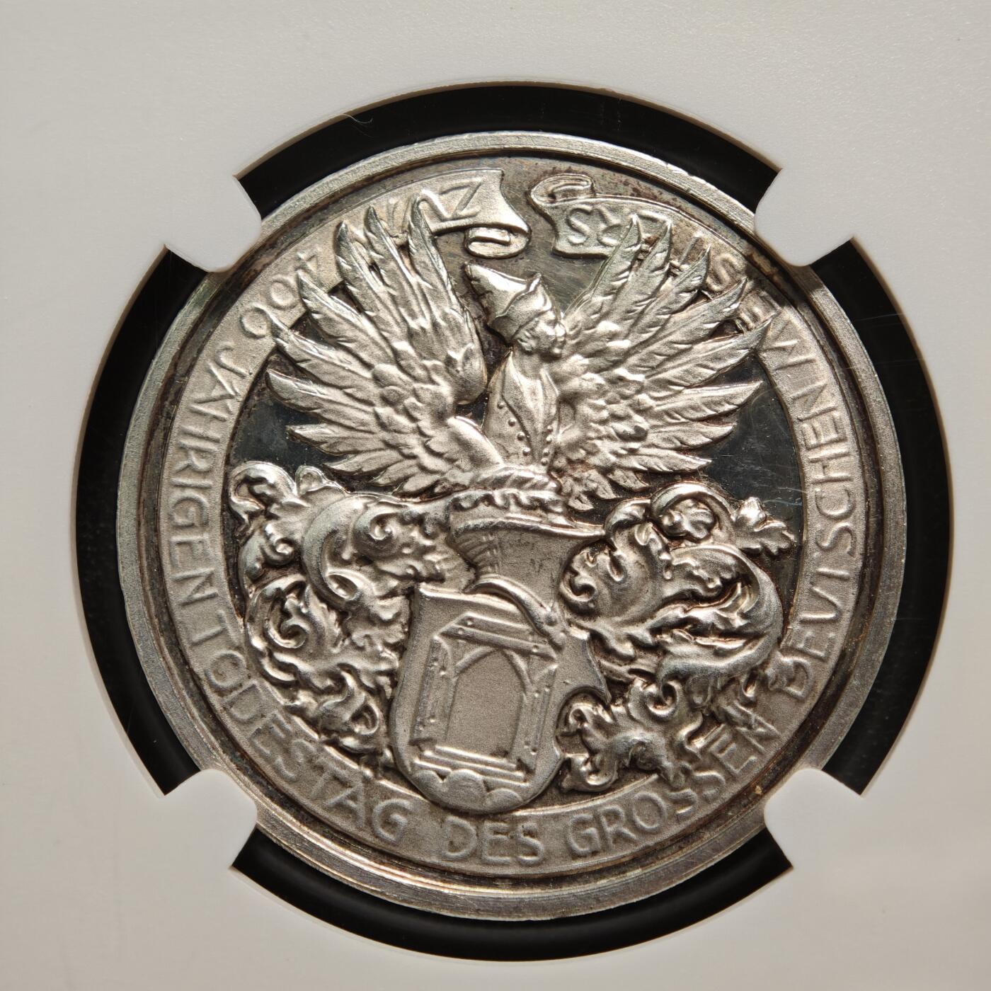 【德藏】世界币章拍卖第164期（拍品征集中~欢迎藏友联系） 1928年 德国纪念画家阿尔布雷希特·丢勒逝世400周年精制银章 NGC UNC 正面是画家丢勒长发披肩的左侧面半身像，背面是展翅鹰包围的人形家族徽章，特别繁复漂亮，雕刻精美，镜面效果，NGC早期低评