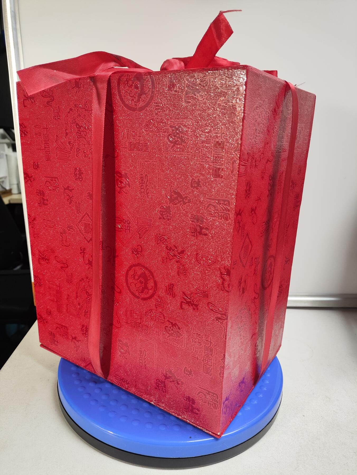 鸿运兴旺金牛摆件，黄色绒沙金工艺（高24.8cm,长20.5cm,宽13.3cm左右）