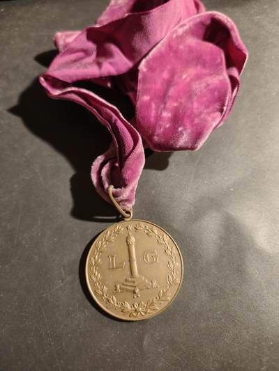 老王徽章第180期 - 法国1960年国际民间艺术节铜章     直径48mm    重量52g