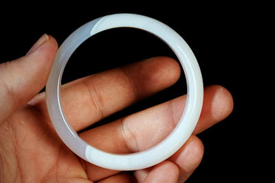 上海都达杂项专场四十七【全场包邮】  天然冰透玛瑙手镯 附鉴定证书90-58