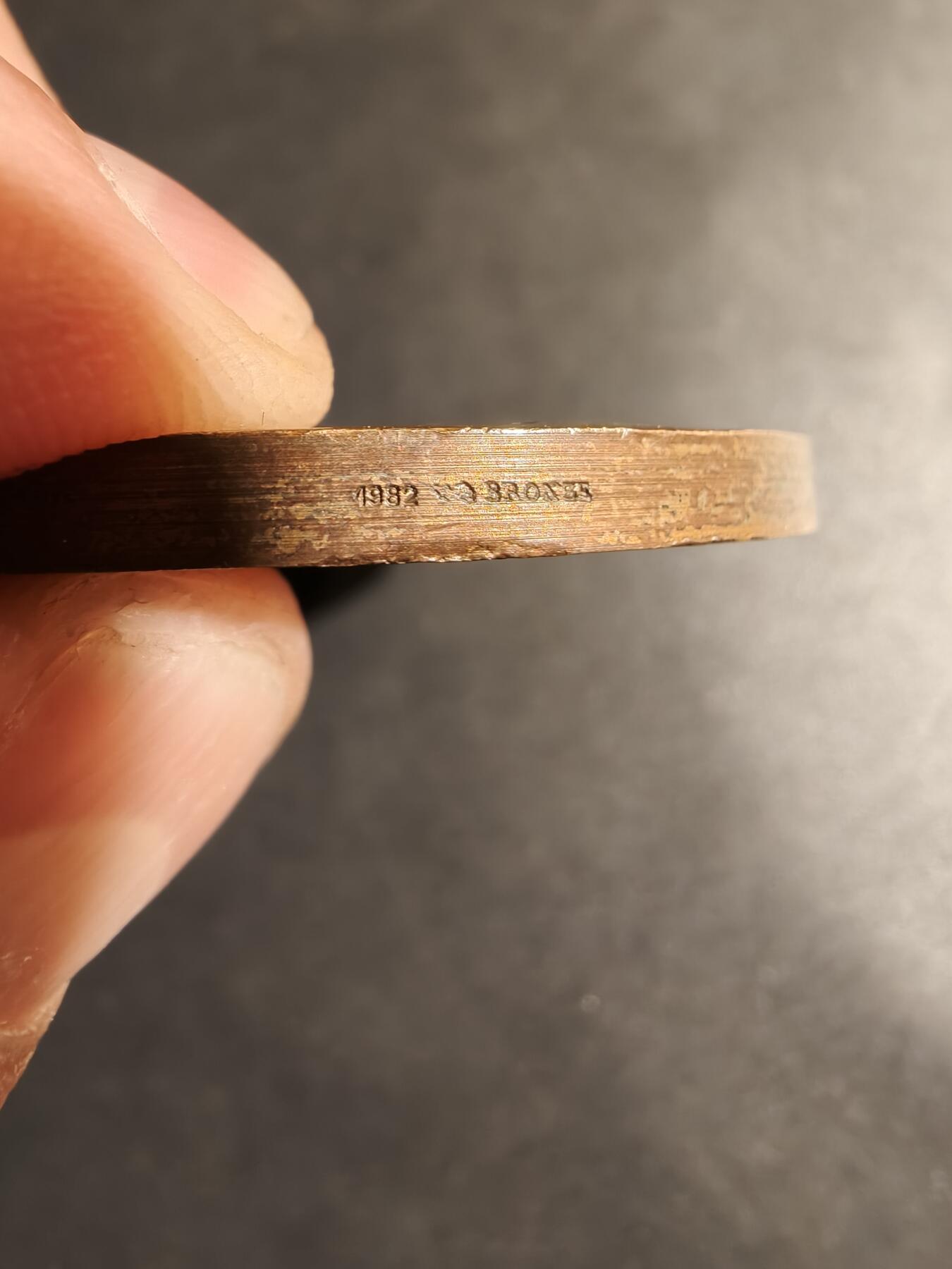 老王徽章第180期 法国朗格多克-鲁西永大区拉格朗德莫特度假村大铜章     直径58mm     重量116.7g