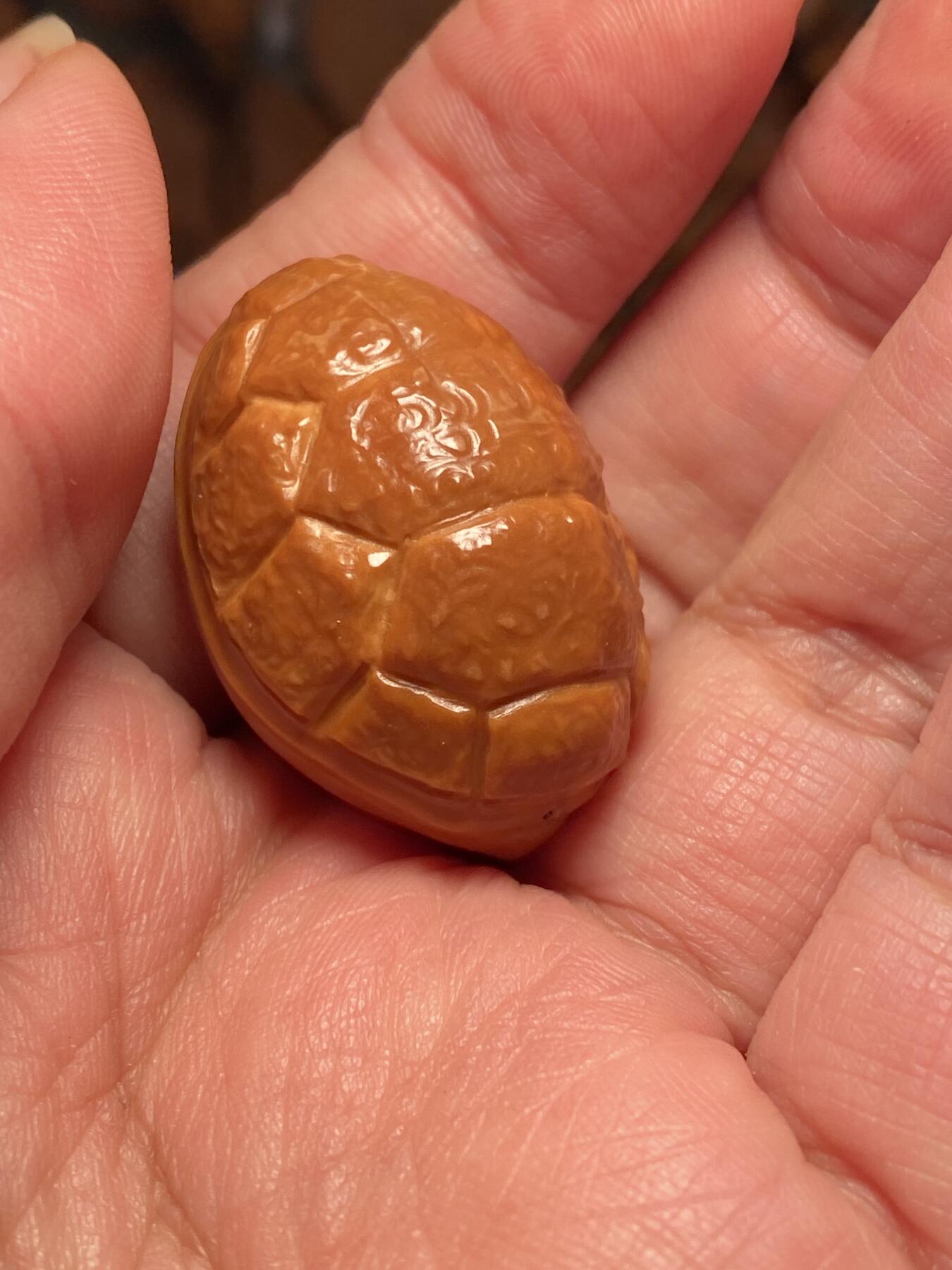 核舟记发源地苏州舟山核雕年末放漏 福利苏工核雕，纯手工雕刻,大富甲，个性十足，等待有缘人，市场无同款，尺寸2。35x3.4喜欢的来