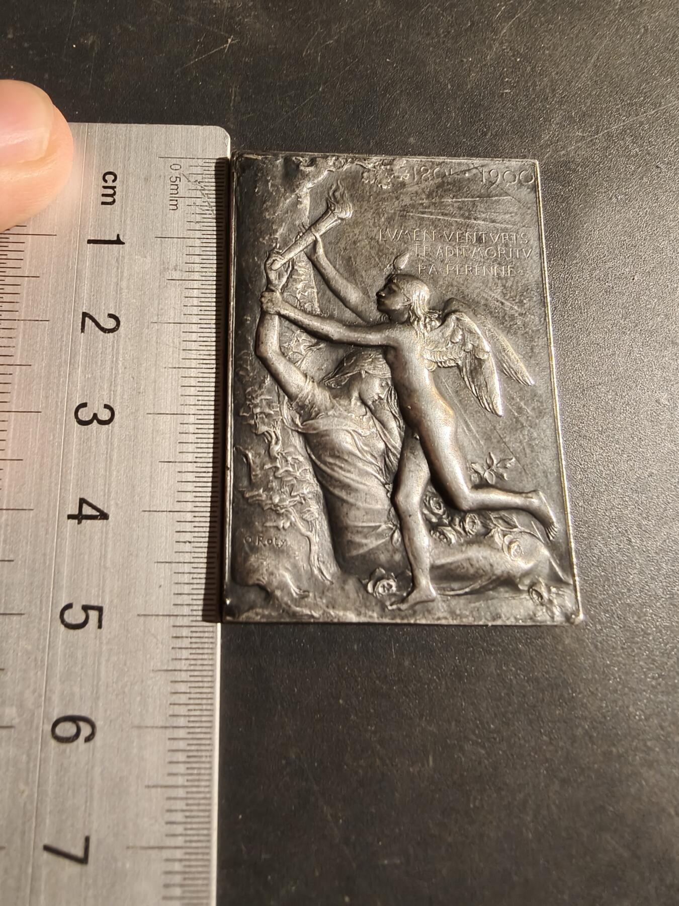 老王徽章第180期 法国1900世博会方形镀银大铜章    少见原盒    大师罗蒂作品    尺寸51×36mm    重量36.4g