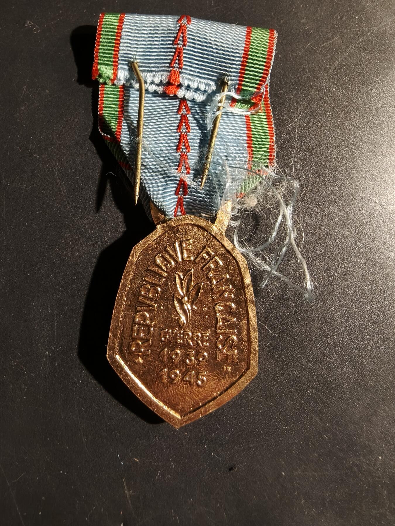 老王徽章第180期 法国二战纪念章