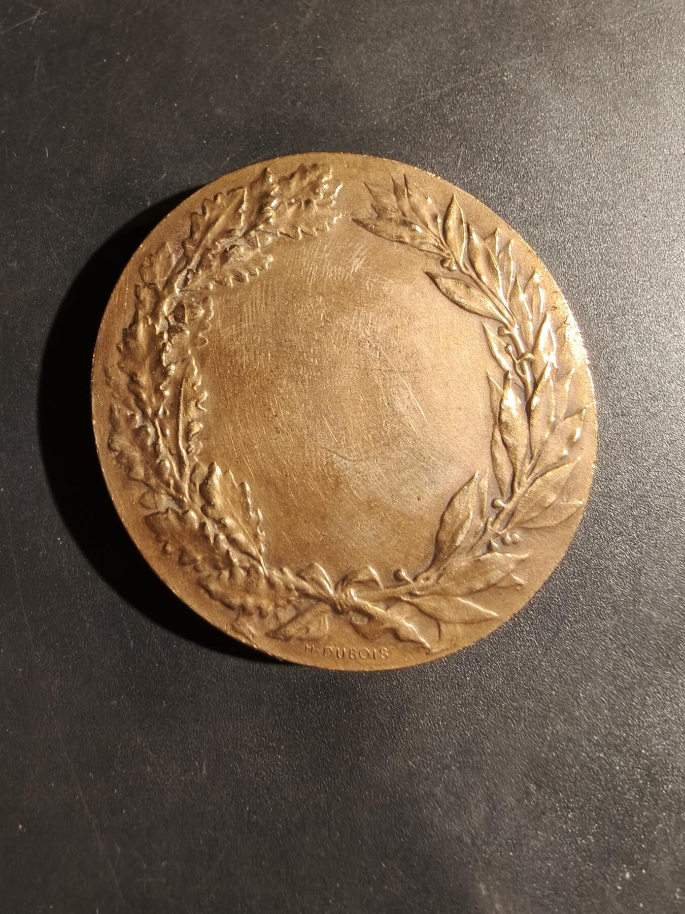 老王徽章第180期 法国吉伦特省手工艺行业协会大铜章     直径50mm    重量61g