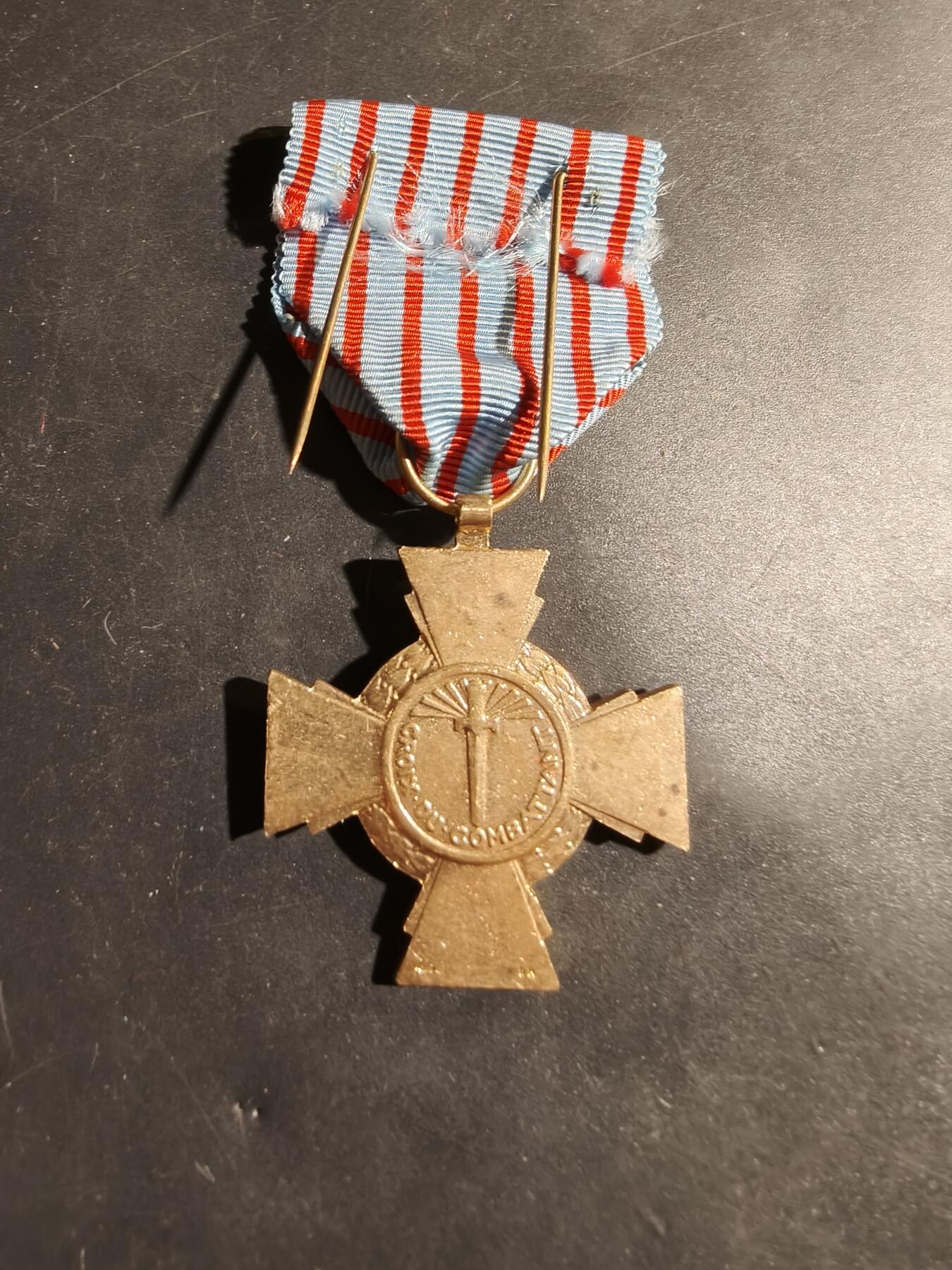 老王徽章第180期 法国战斗十字奖章