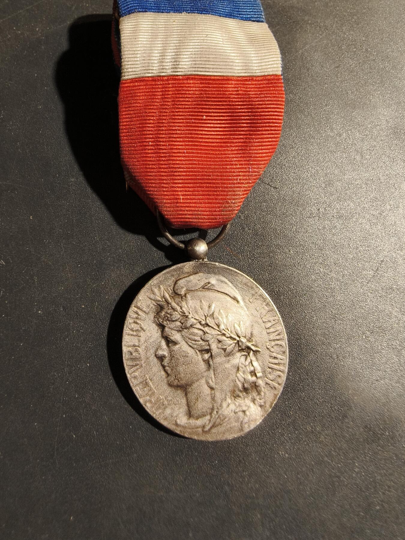 老王徽章第180期 法国银级劳动荣誉奖章   1962年实发