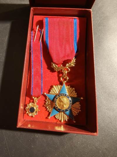 老王徽章第180期 - 法国骑士级善良与功绩之星勋章    原盒带迷你章