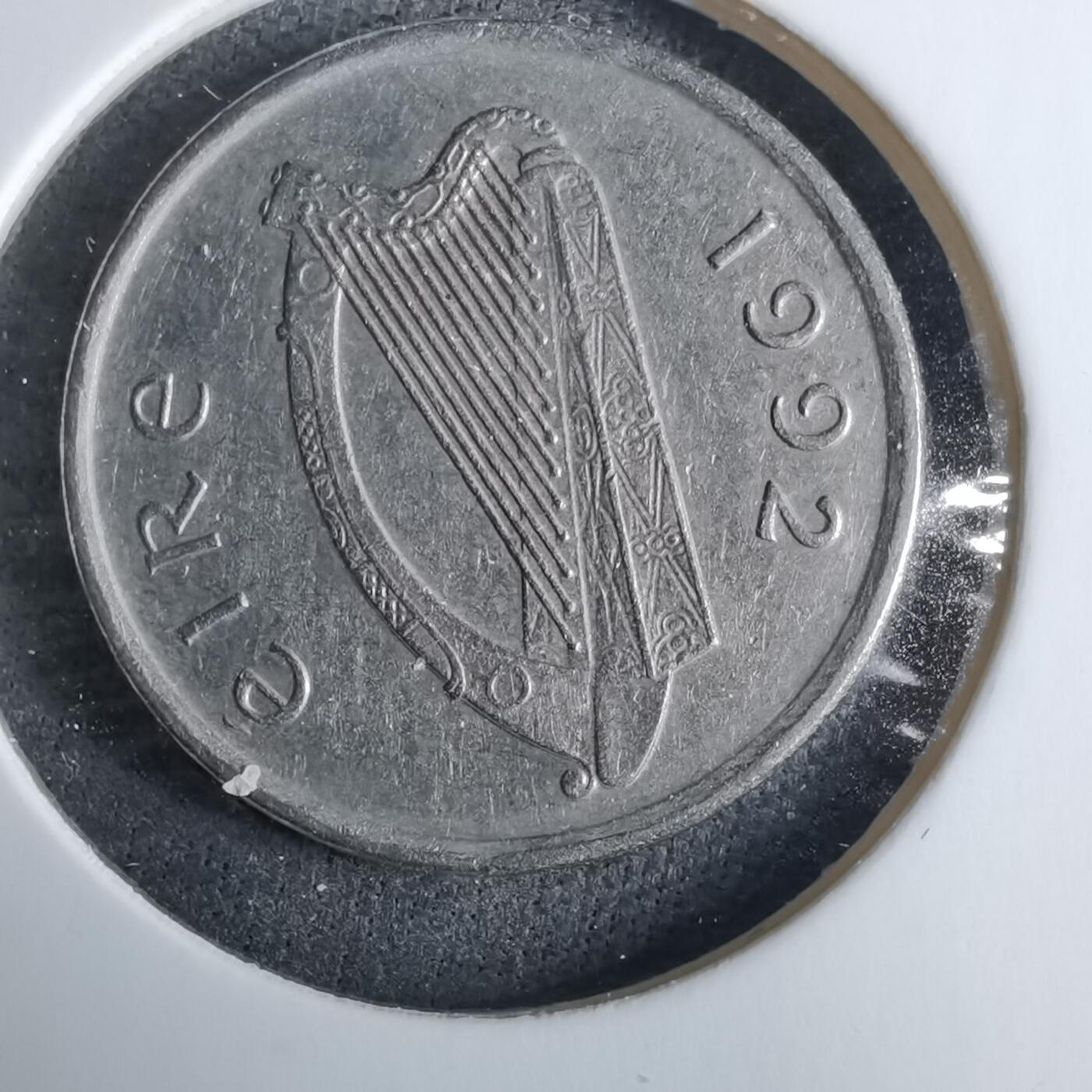 沼泽如烟--第985场 爱尔兰1992年5便士