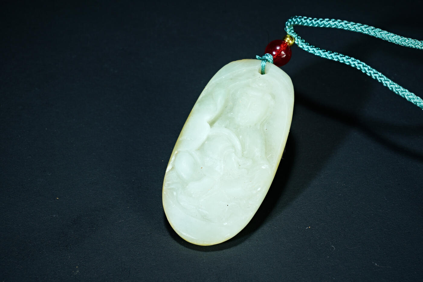 上海都达杂项专场二十一（全场包邮） 天然和田玉精雕《持莲观音》挂件