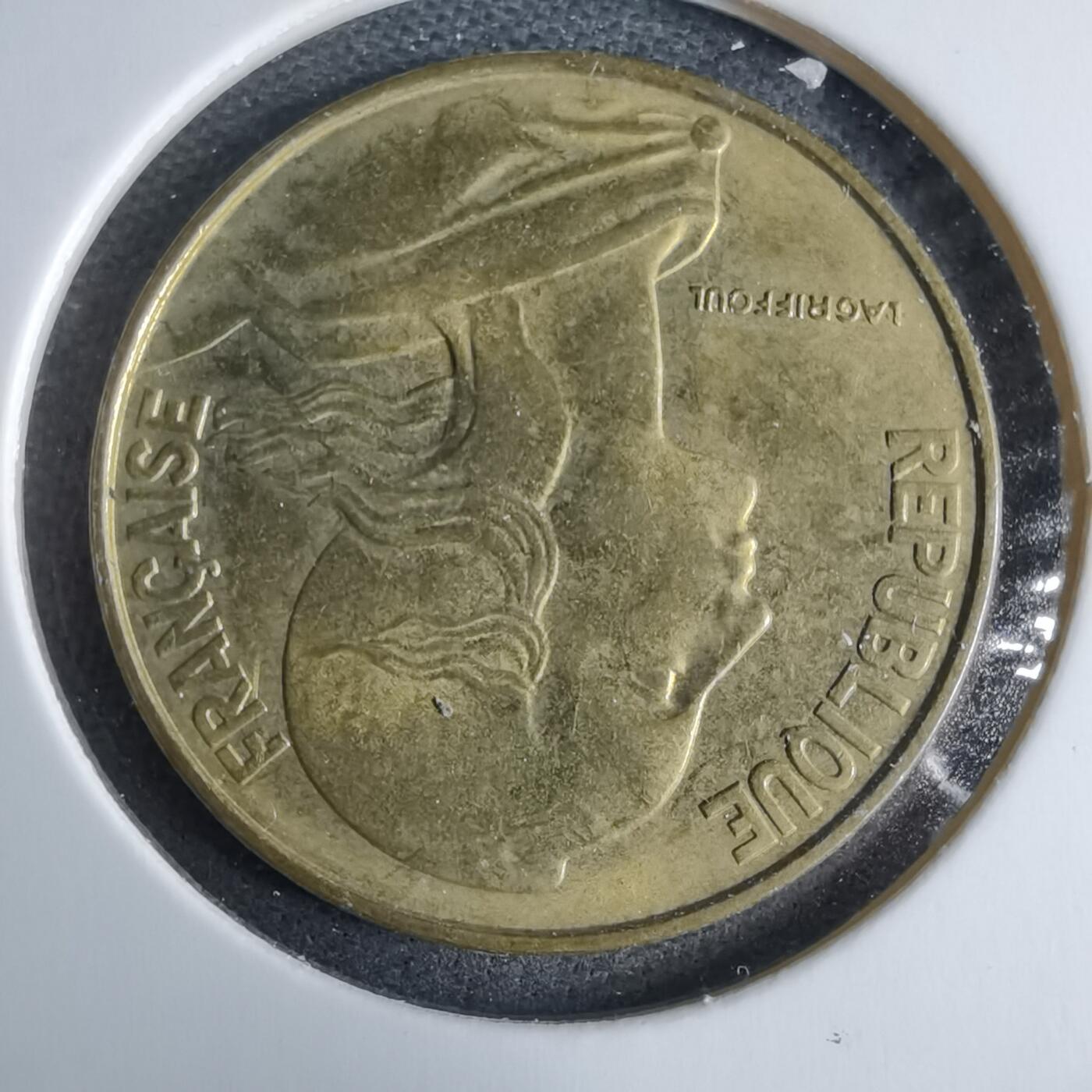 沼泽如烟--第985场 法国1965年20分