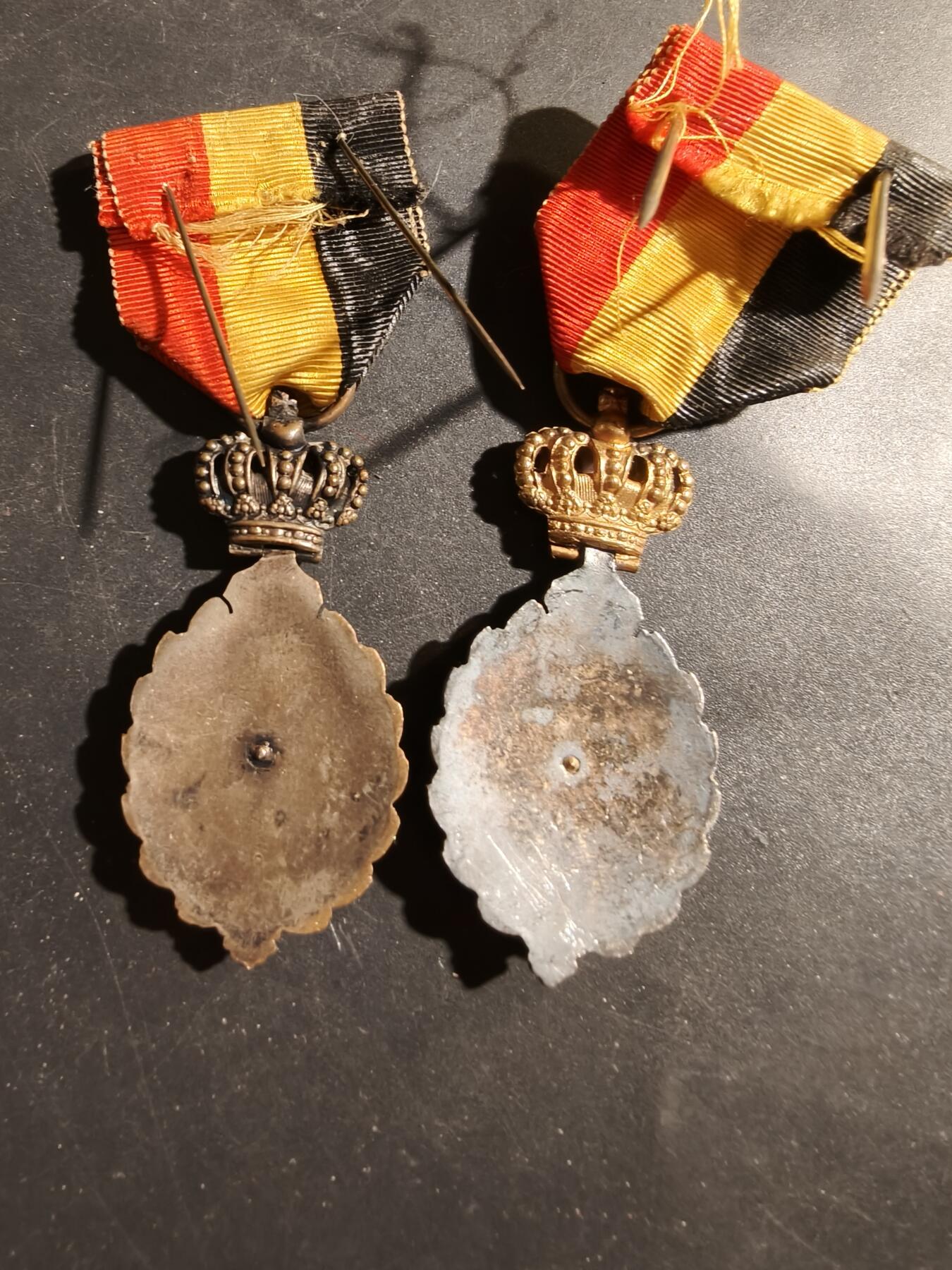 老王徽章第180期 比利时金银级劳工奖章一组