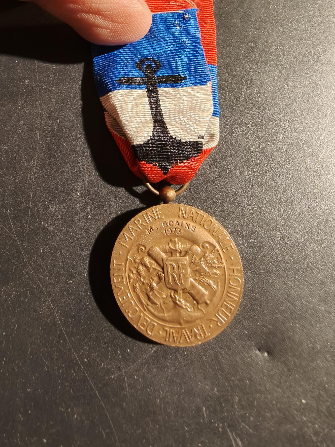 老王徽章第180期 法国海事部铜级劳工奖章    1973实发