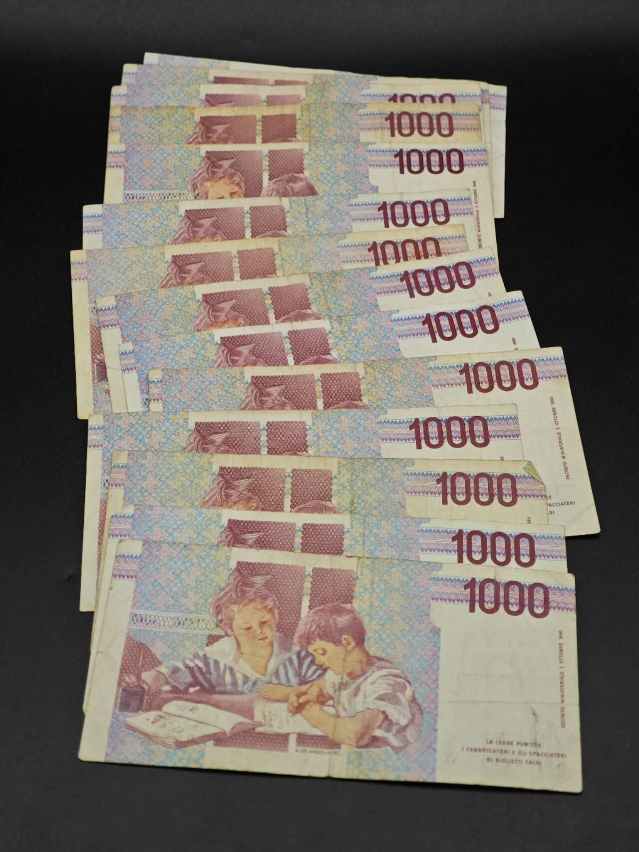 【淘币小摊】实时拍第八百六十四拍   无佣金纸币福利场   年前最后一周 之前的预留小年前全部发出 请更换最新收货地址  意大利1000里拉纸币14张【有折】